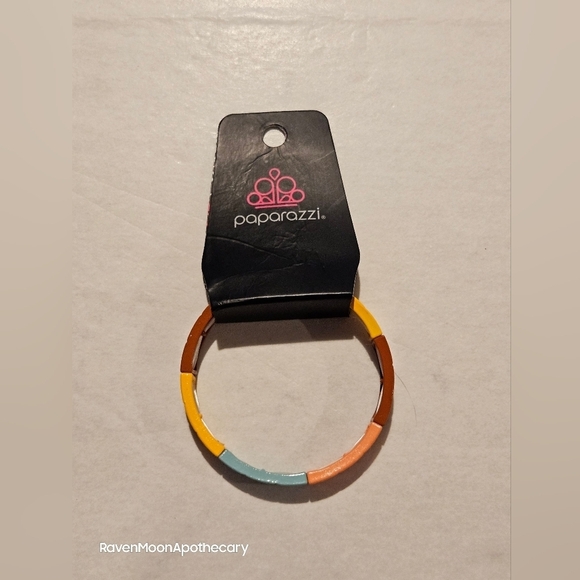 New Cute Paparazzi Bangle - Picture 1 of 6